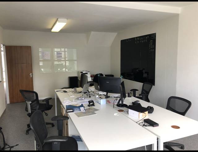 95M² OFFICE FOR SALE IN GARDENS
